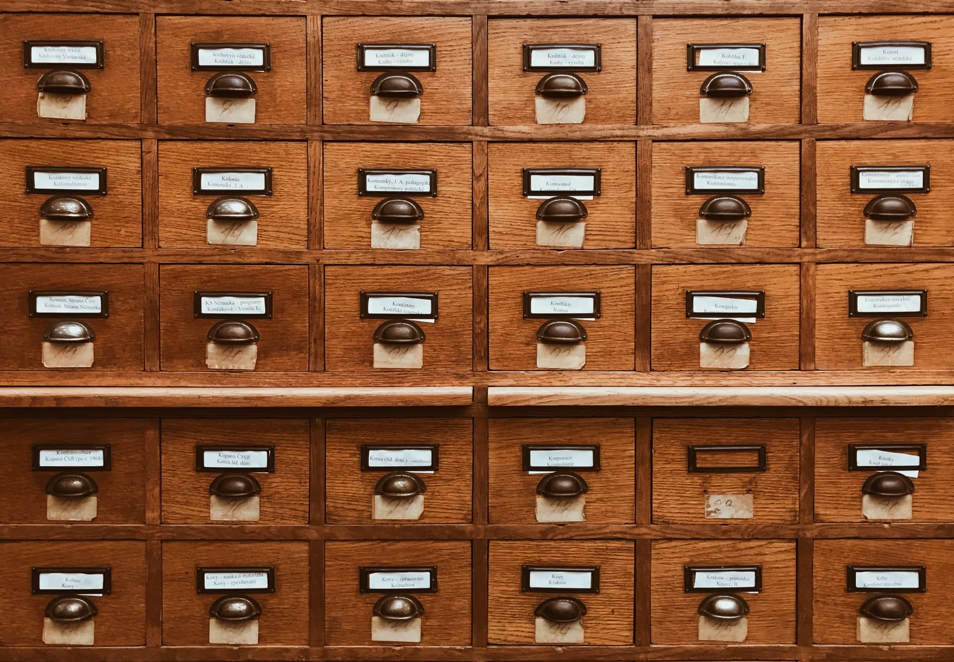 How to save persistent data to the user's browser with localStorage